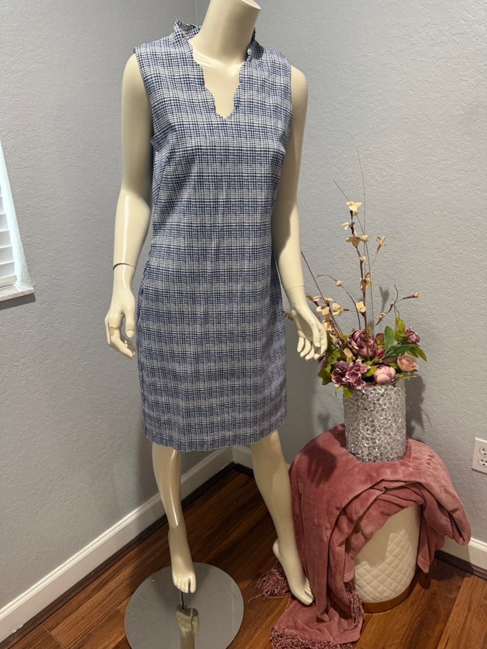 J. McLaughlin Blue Plaid Sleeveless Scalloped V-Neck Shift Dress
